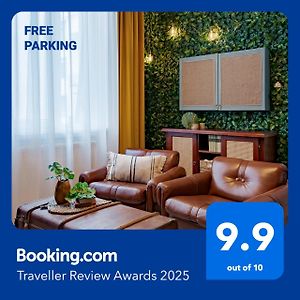 Jungle Aesthetics Downtown Apartman Aircon And Garage Parking Budapest
